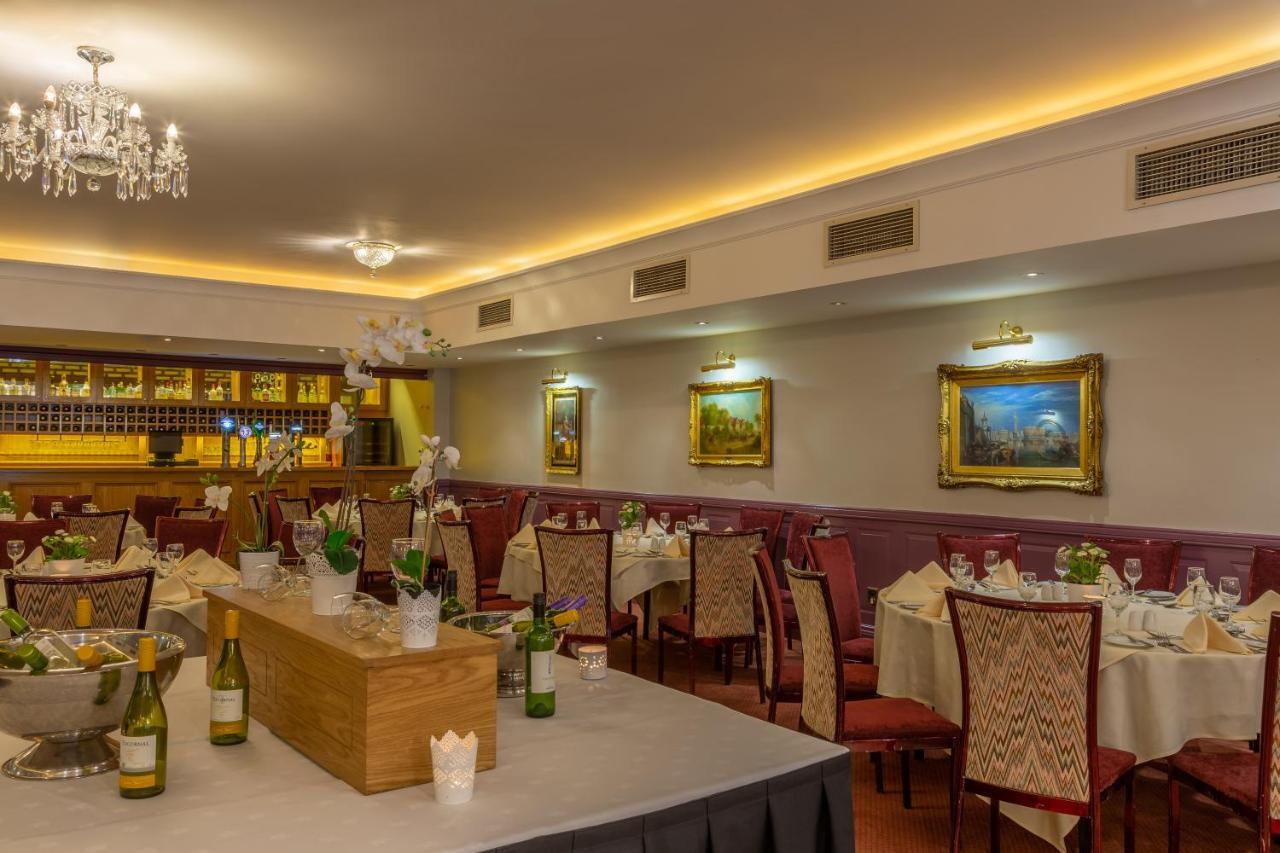 Dooley's Hotel