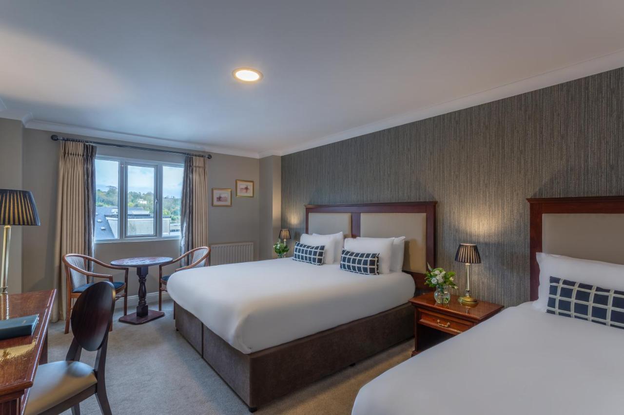 Dooley's Hotel 3*